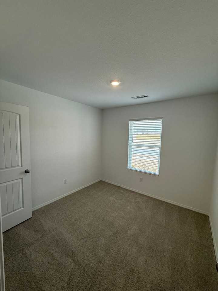 8105 Donna Dr - Photo 6 of 8