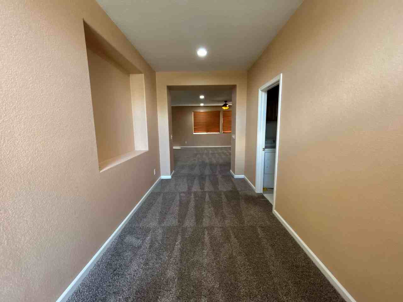 543 Chandler Ct - Photo 2 of 19