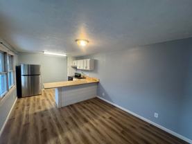 212 W School St - Photo 1 of 1