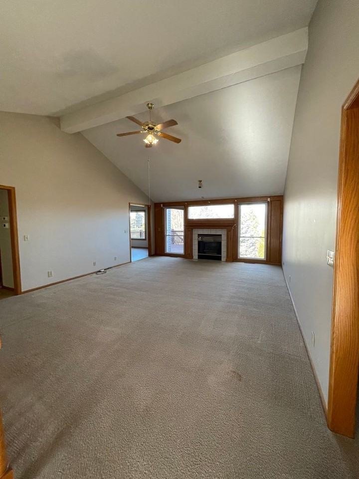 17116 I St - Photo 2 of 24