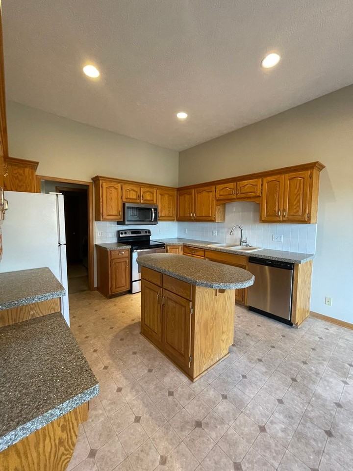 17116 I St - Photo 4 of 24