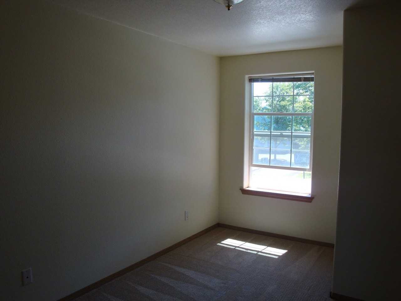 2020 S 7th St #C - Photo 3 of 14