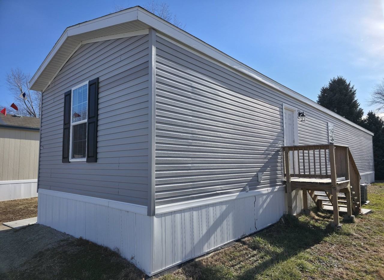 1404 W Commodore Blvd #173 - Photo 3 of 26