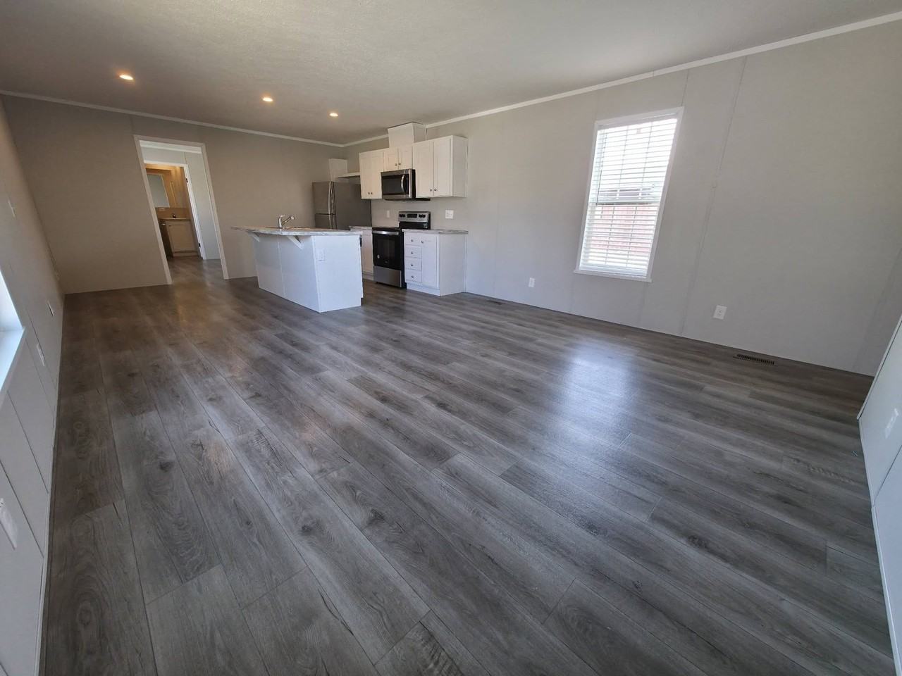 1404 W Commodore Blvd #173 - Photo 5 of 26