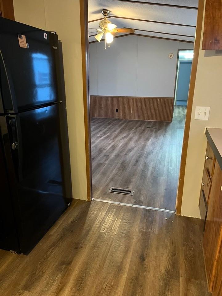 3 bed 1 bath single family home - Photo 3 of 10