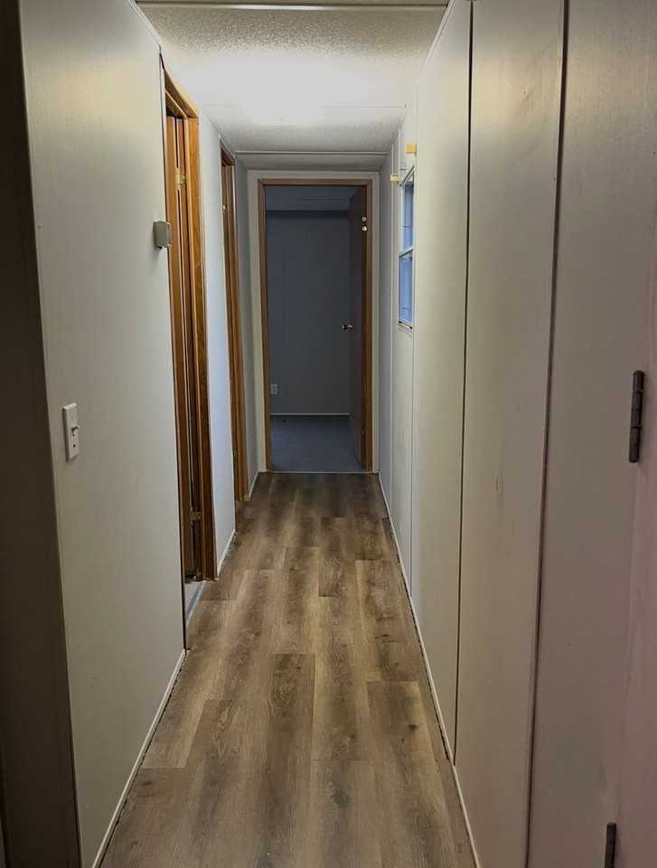 3 bed 1 bath single family home - Photo 4 of 10