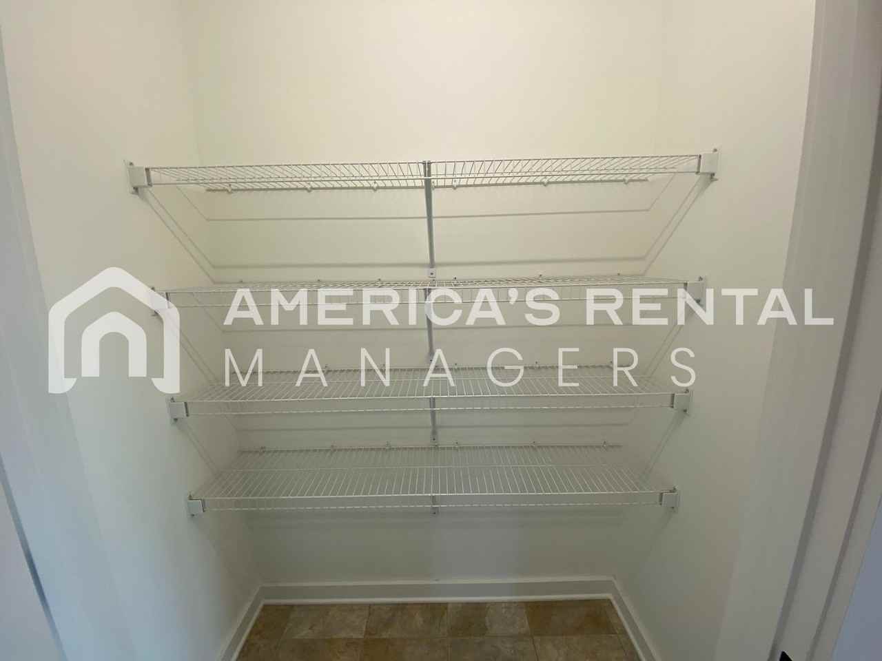 322 Sunlight Cir - Photo 5 of 14