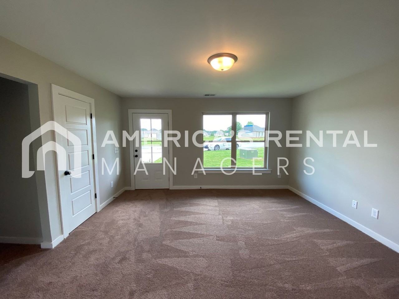 322 Sunlight Cir - Photo 6 of 14