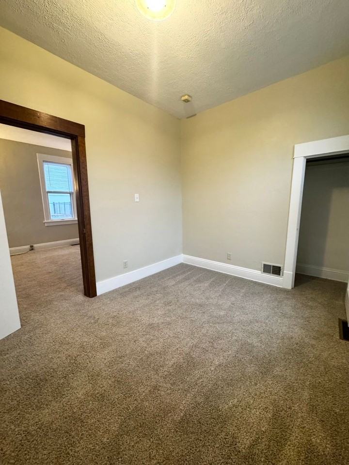 545 E 5th St - Photo 2 of 8