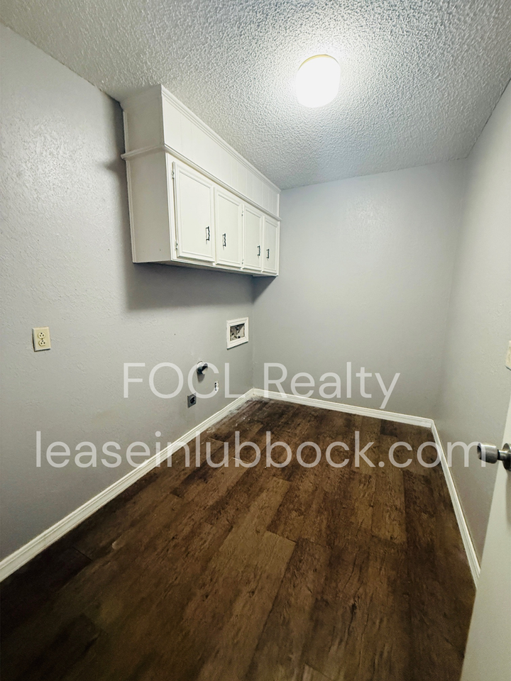 5408 74th St - Photo 4 of 17