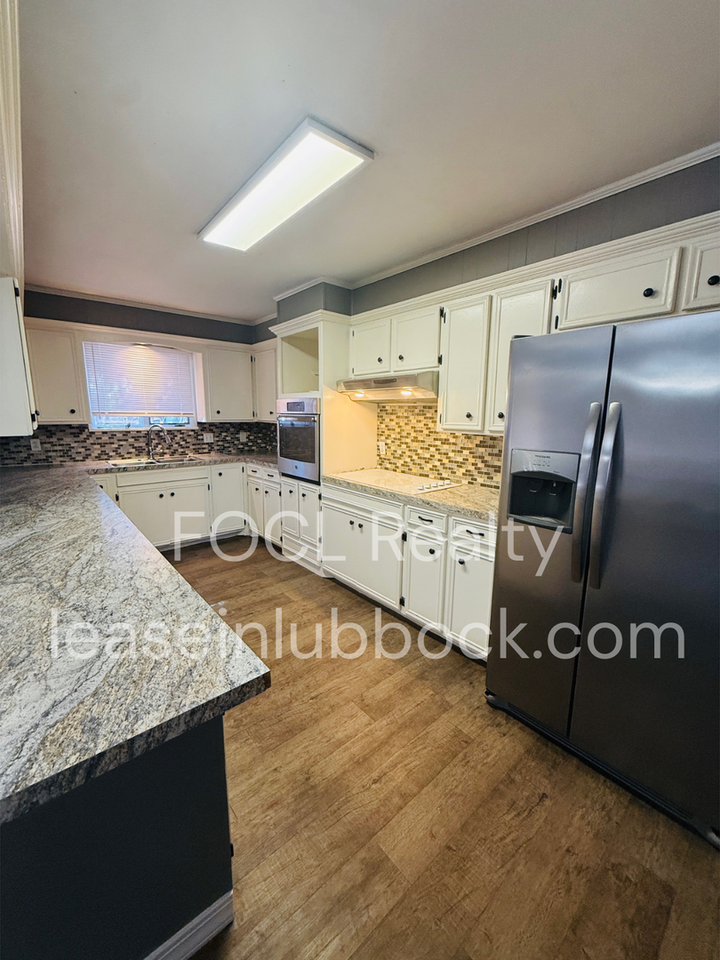 5408 74th St - Photo 6 of 17