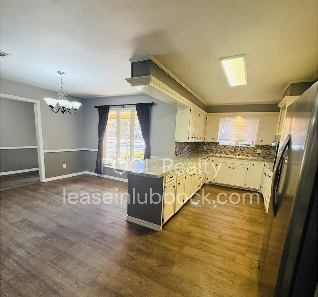 5408 74th St - Photo 7 of 17