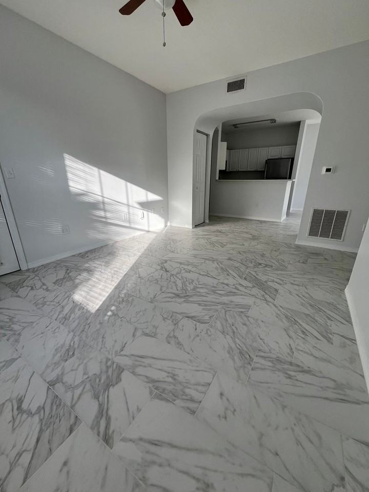 25103 Harbour Vista Cir #25103 - Photo 2 of 16