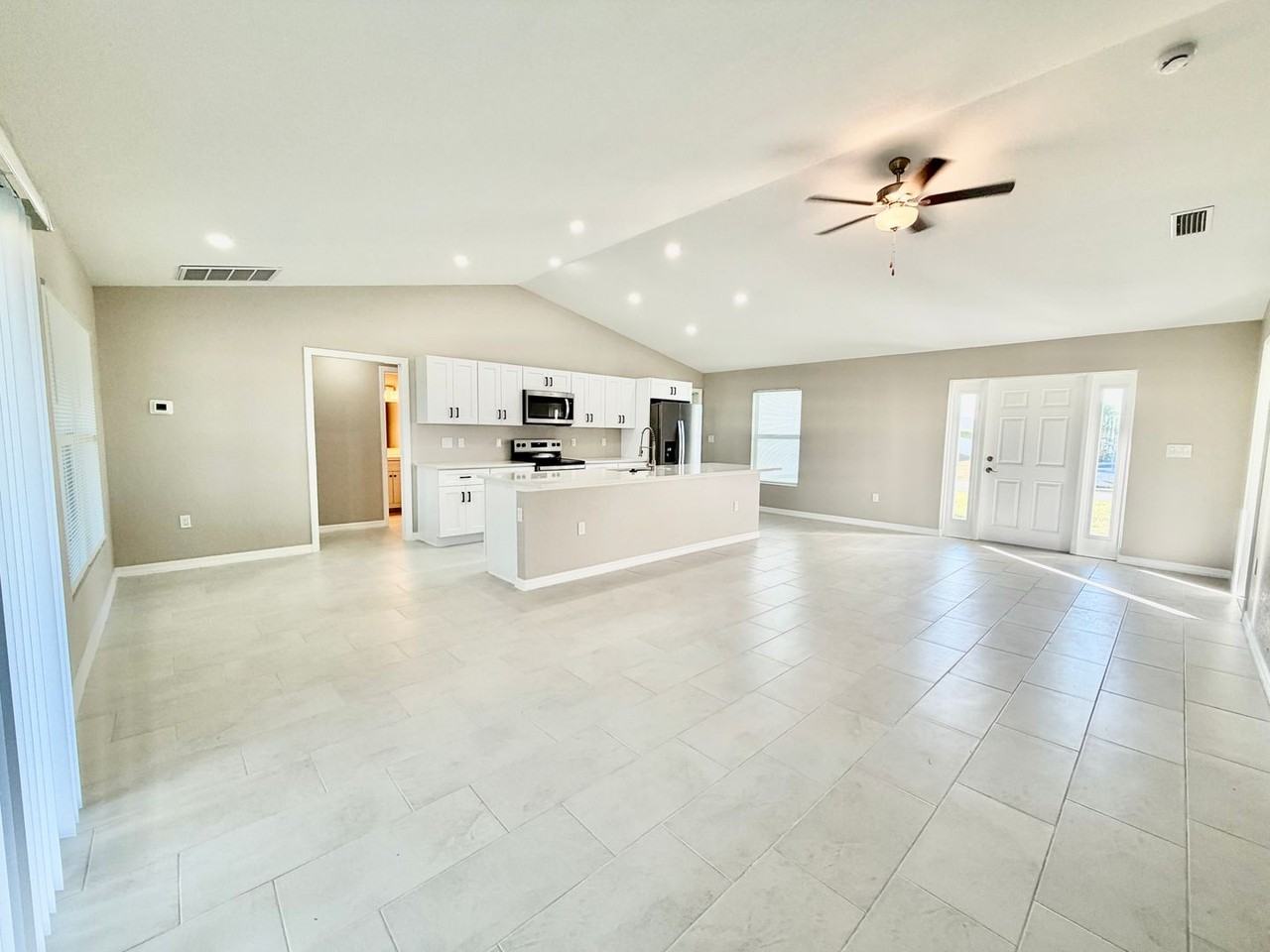 1815 Nw 2nd Pl - Photo 6 of 32