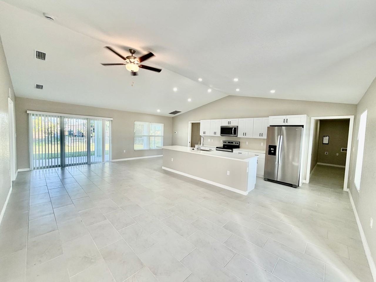 1815 Nw 2nd Pl - Photo 7 of 32