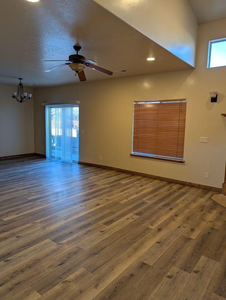 1900 1900 W Pheasant Run Dr. - Photo 3 of 35