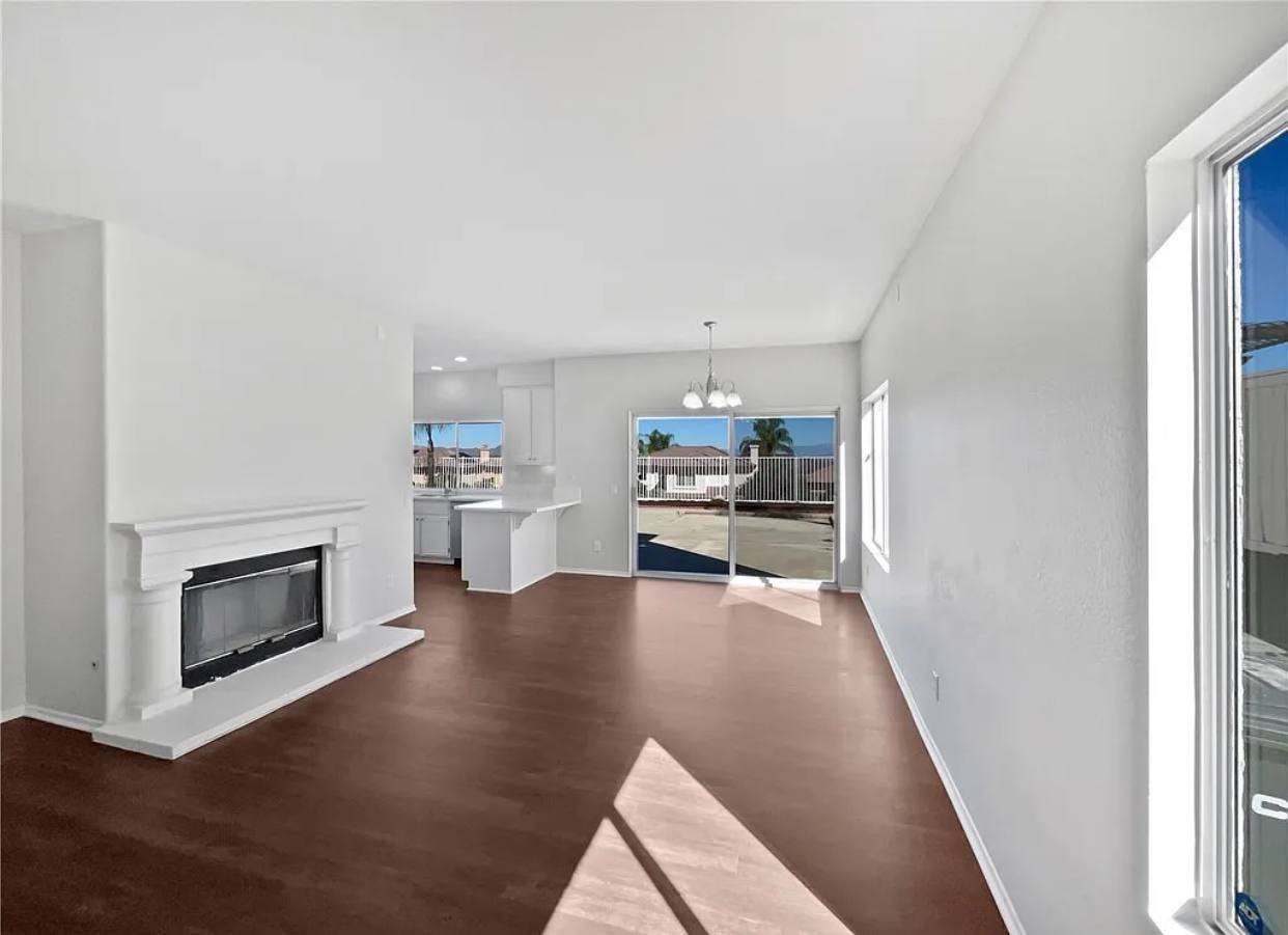 27 Bella Firenze - Photo 3 of 10