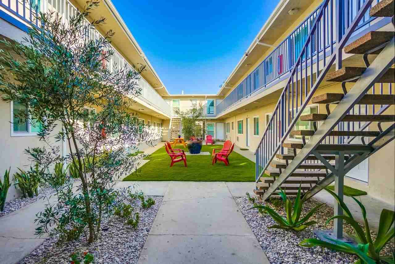 822 N. Inglewood Ave - Photo 3 of 7