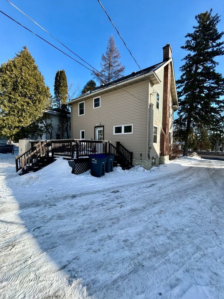 1747 Woodland Ave - Photo 3 of 21