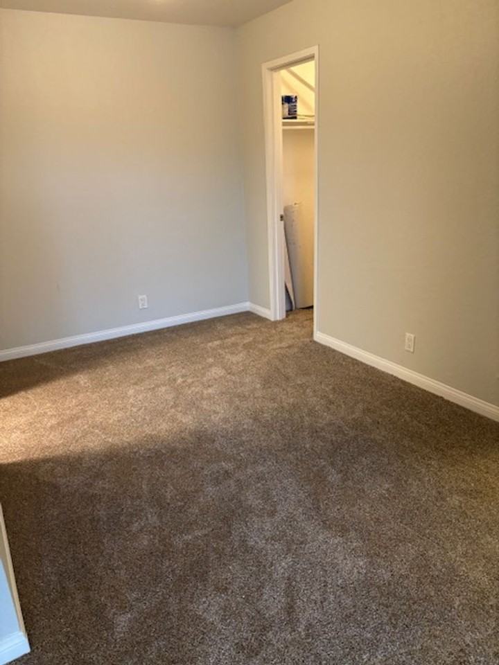 1085 Murrieta Blvd - Photo 4 of 10