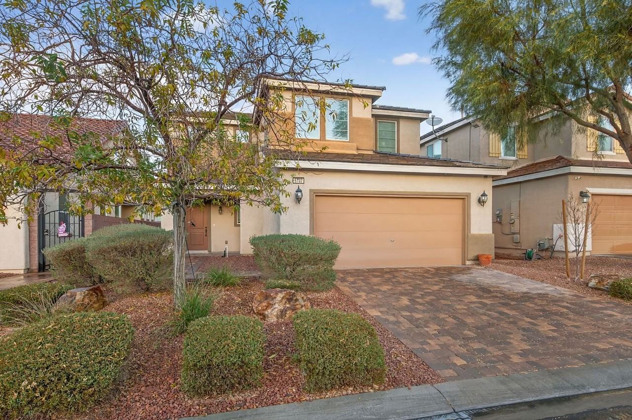 5737 Clear Haven Ln - Photo 2 of 34