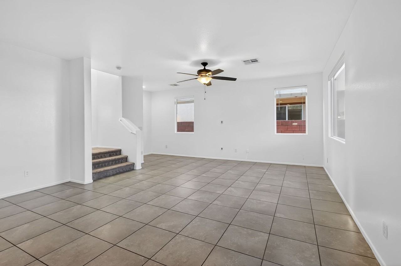 5737 Clear Haven Ln - Photo 5 of 34