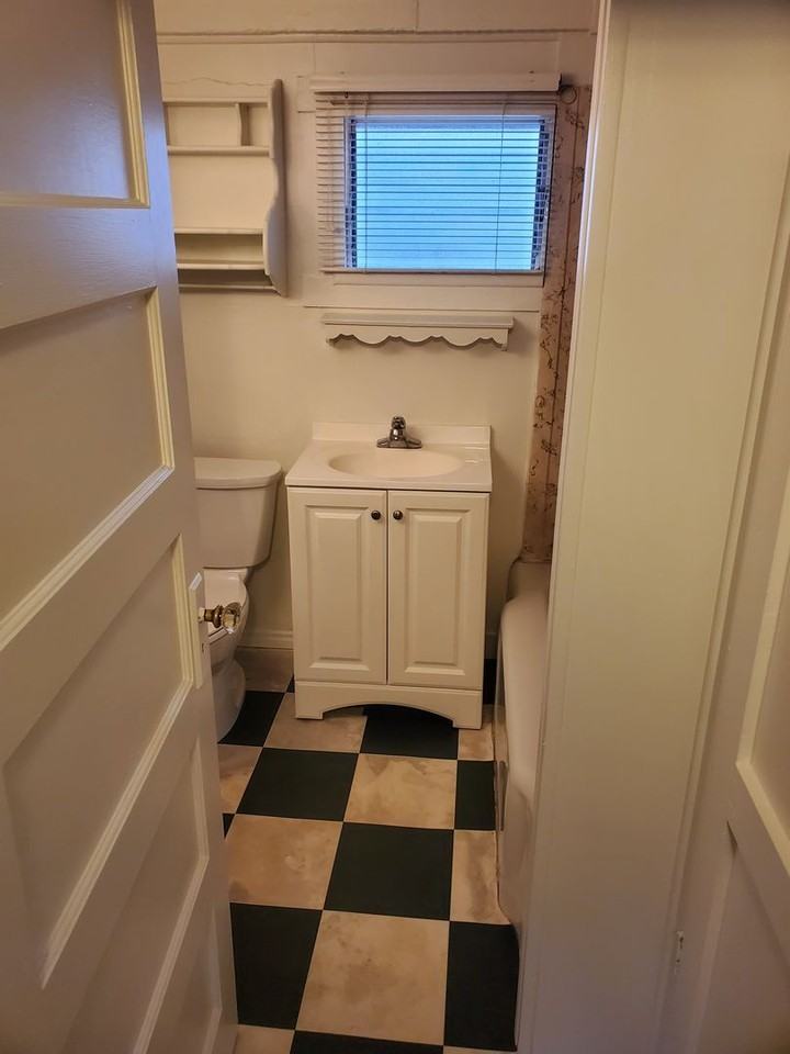 231 Surf St #B - Photo 6 of 12