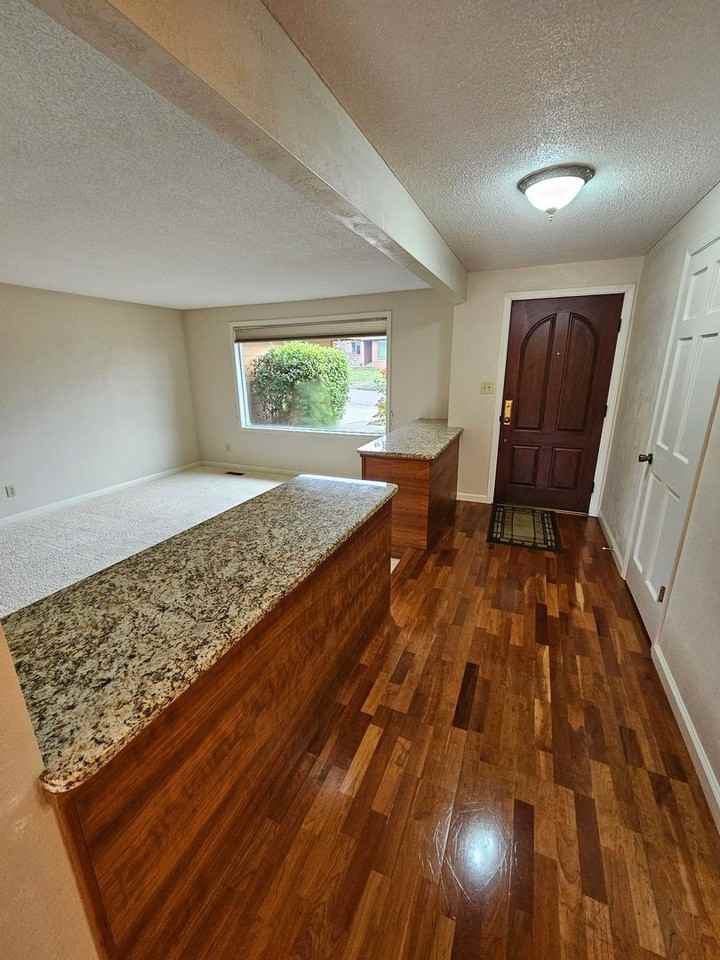 2949 Rosewood St - Photo 3 of 26