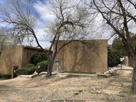 featured image of 720 E Willis St