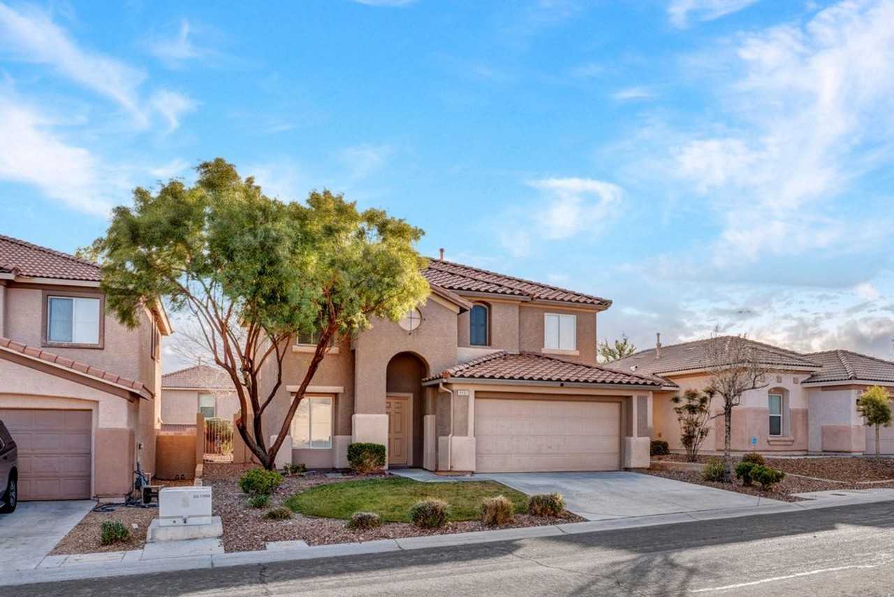 11197 Falesco Ave - Photo 2 of 35