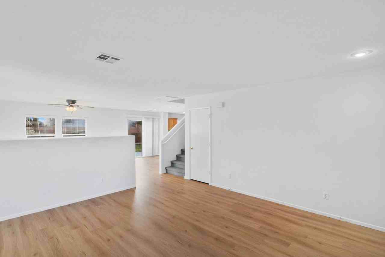 11197 Falesco Ave - Photo 6 of 35