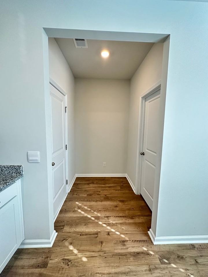 192 Coby Ln - Photo 7 of 35