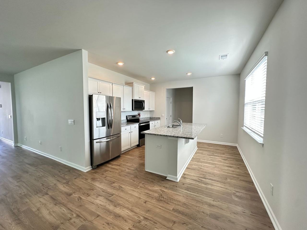 192 Coby Ln - Photo 6 of 35