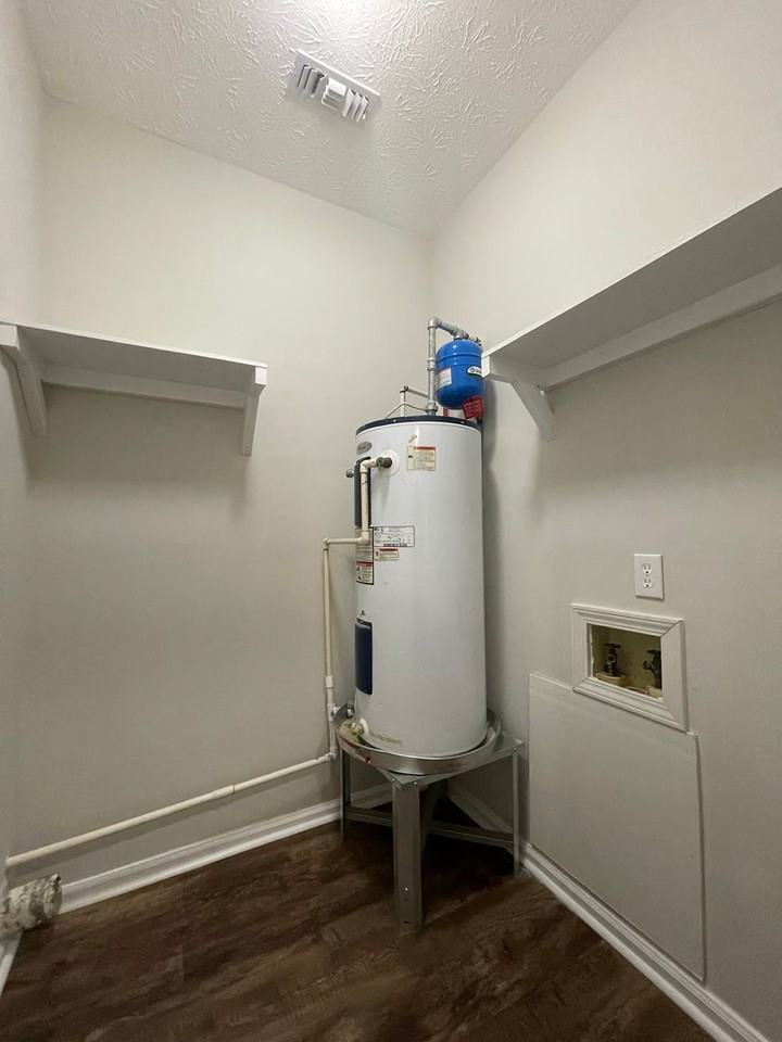 133 Cedar Ct - Photo 5 of 11