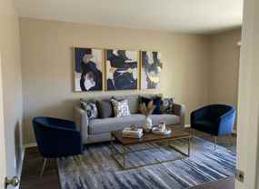 BF4925 - Photo 1 of 1