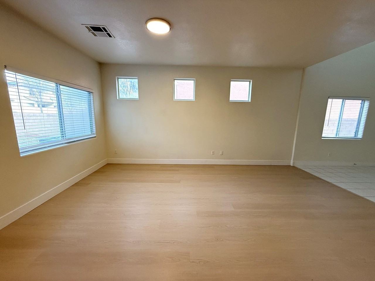 6079 Clovelly St - Photo 4 of 18