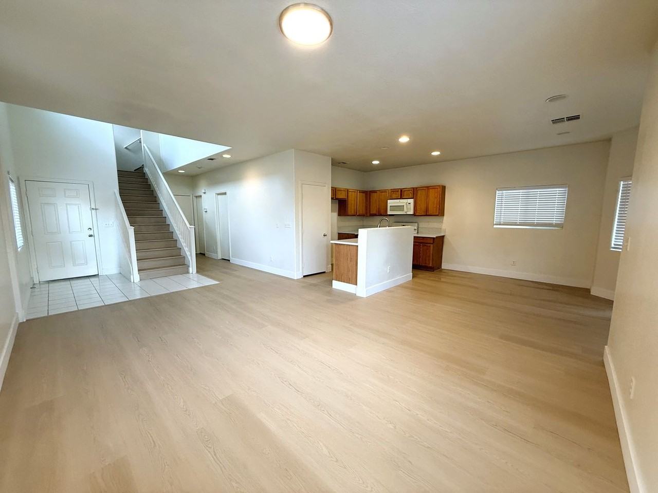 6079 Clovelly St - Photo 5 of 18