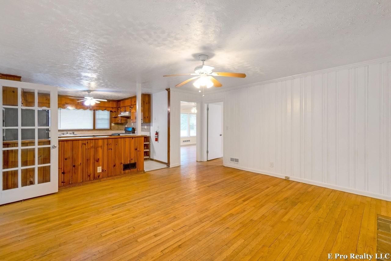 1559 Childress Dr Sw - Photo 3 of 25