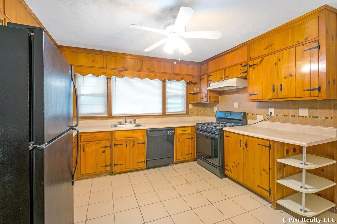 1559 Childress Dr Sw - Photo 4 of 25