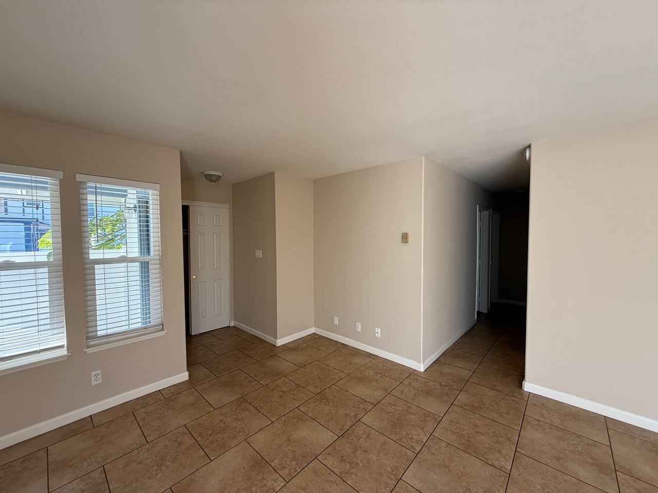 2217 Miramar Walk - Photo 3 of 10