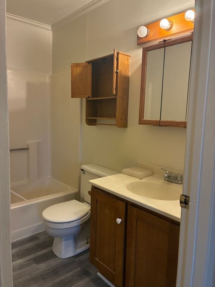 172 Center St - Photo 2 of 8