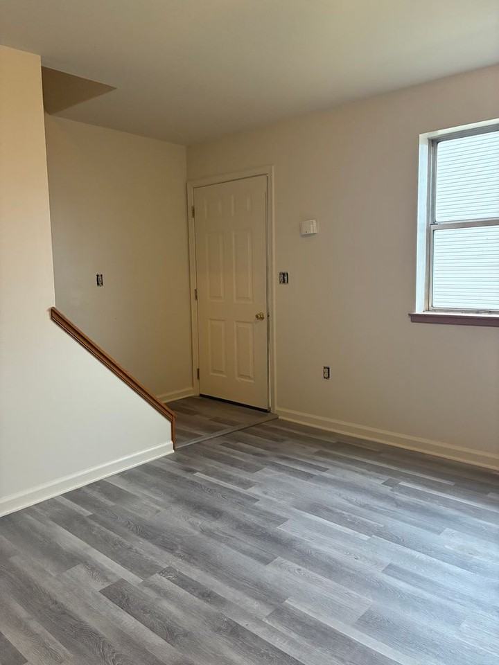 172 Center St - Photo 7 of 8