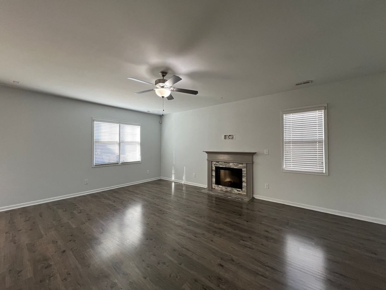 242 Magwood Dr - Photo 3 of 19