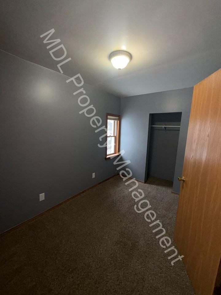 610 S Woodbridge St - Photo 2 of 8