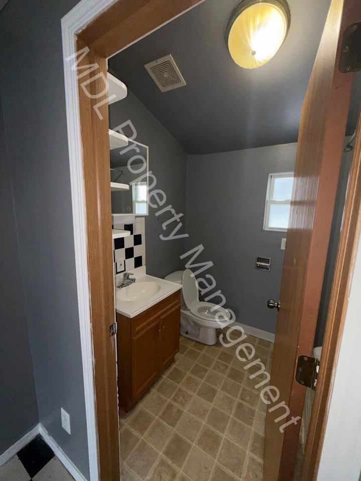 610 S Woodbridge St - Photo 3 of 8