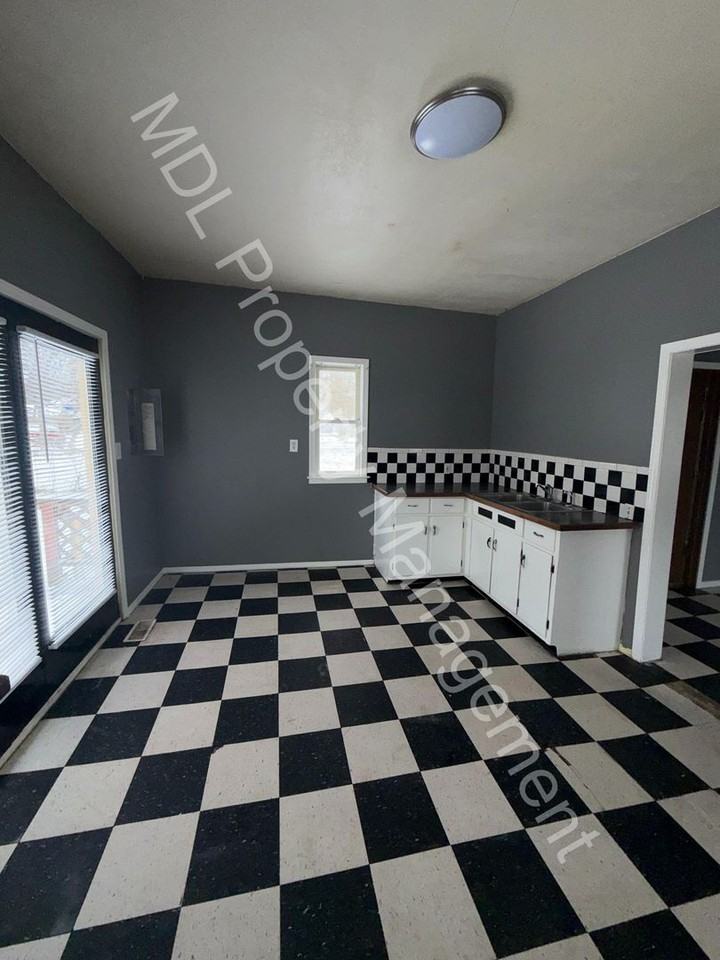 610 S Woodbridge St - Photo 6 of 8