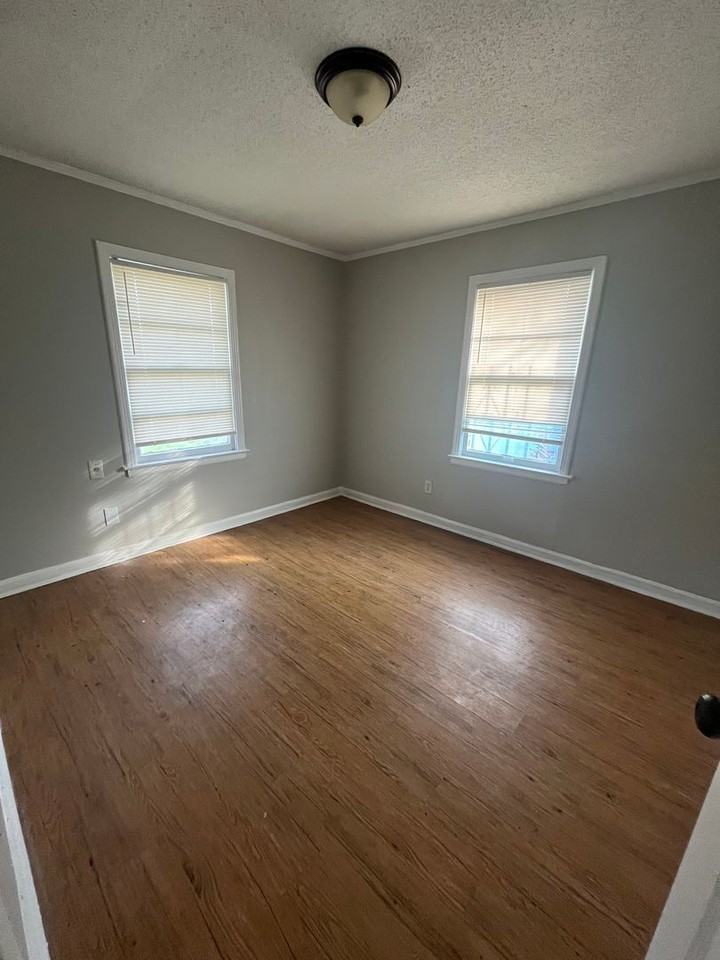 1659 S Cooper St - Photo 4 of 10