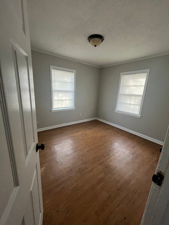 1659 S Cooper St - Photo 5 of 10