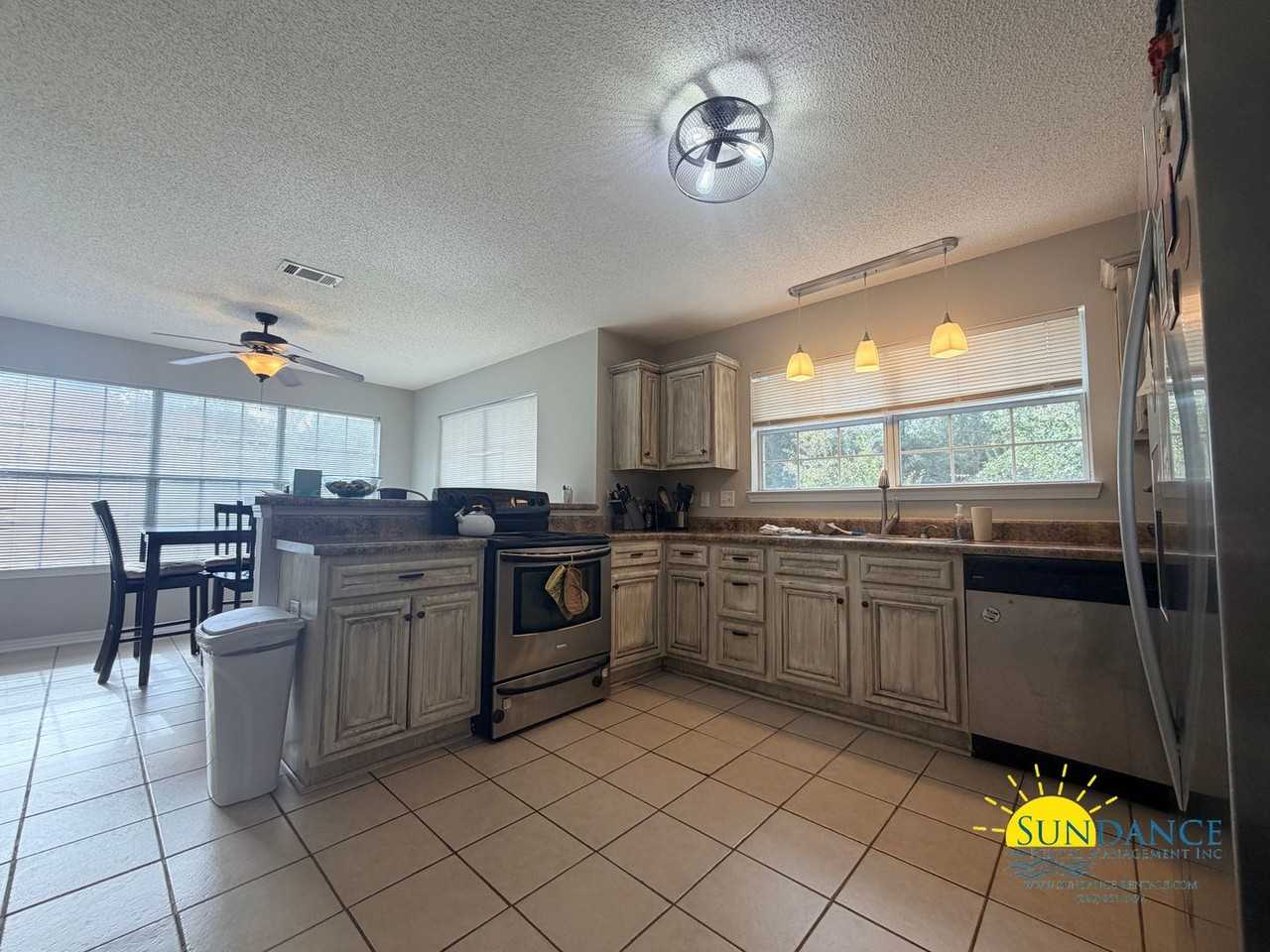 801 Wilks St - Photo 5 of 24