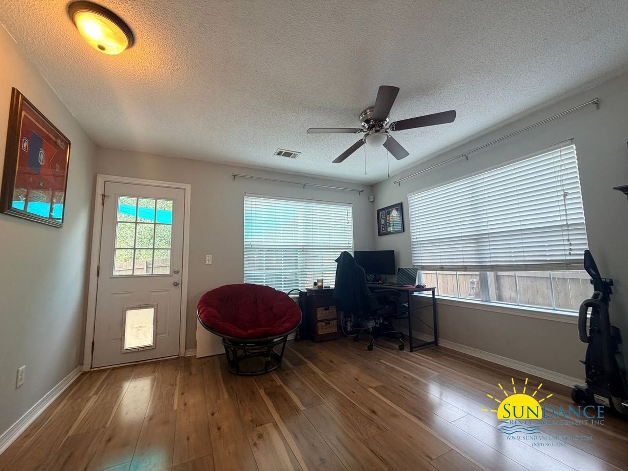 801 Wilks St - Photo 4 of 24